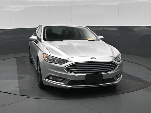 Ingot Silver Metallic 2018 Ford Fusion SE