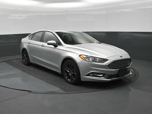 Ingot Silver Metallic 2018 Ford Fusion SE