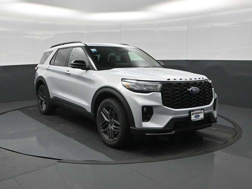 Space White Metallic 2026 Ford Explorer ST-Line