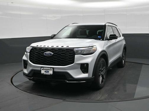 Space White Metallic 2026 Ford Explorer ST-Line