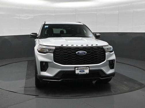 Space White Metallic 2026 Ford Explorer ST-Line