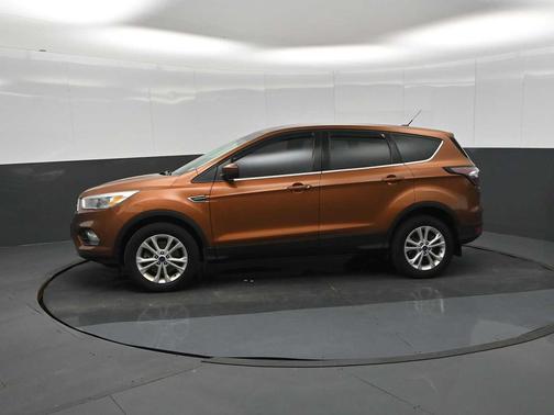 Canyon Ridge Metallic 2017 Ford Escape SE