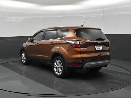 Canyon Ridge Metallic 2017 Ford Escape SE