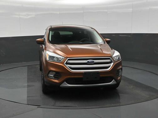 Canyon Ridge Metallic 2017 Ford Escape SE
