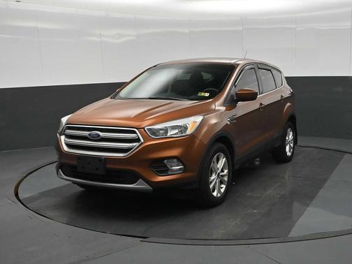 Canyon Ridge Metallic 2017 Ford Escape SE