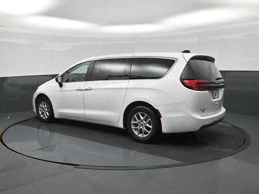 Bright White Clearcoat 2024 Chrysler Pacifica Touring L