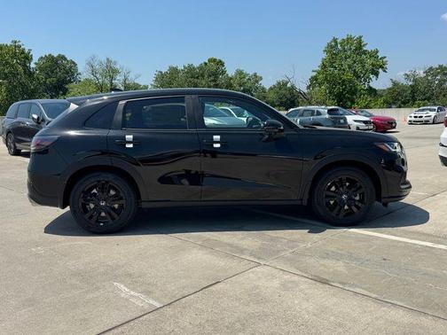 Crystal Black Pearl 2027 Honda HR-V Sport