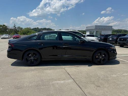 Crystal Black Pearl 2026 Honda Accord Hybrid Sport-L