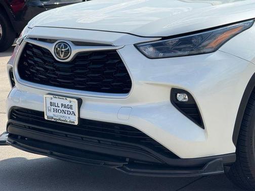 Blizzard Pearl 2021 Toyota Highlander XLE