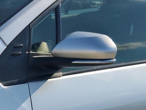 2022 Toyota Prius L