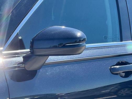 Crystal Black Pearl 2025 Honda CR-V LX
