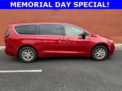 2024 Chrysler Pacifica Touring-L