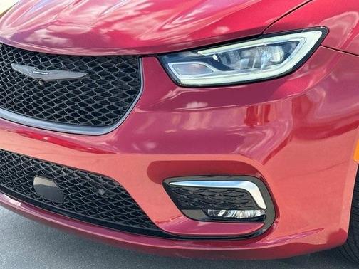 2024 Chrysler Pacifica Touring-L