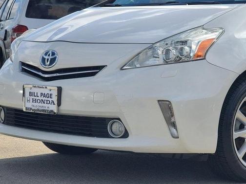 2014 Toyota Prius v Two