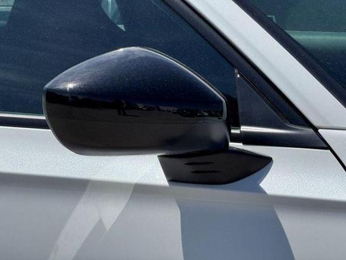 Platinum White Pearl 2026 Honda Civic Si Base