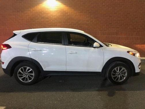 2018 Hyundai TUCSON SE