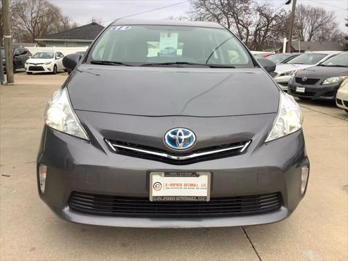 2012 Toyota Prius v Two