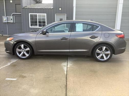 2013 Acura ILX 2.0L w/Premium Package