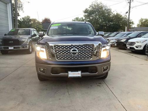 2017 Nissan Titan Platinum Reserve