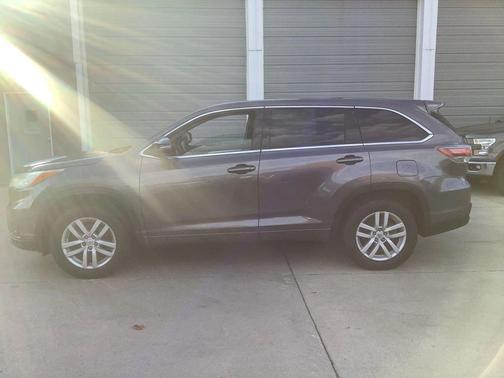 2014 Toyota Highlander LE