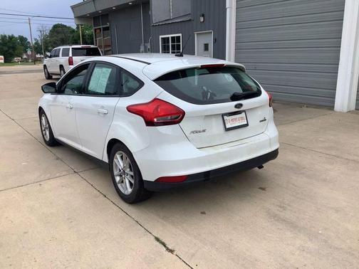 Oxford White 2016 Ford Focus SE