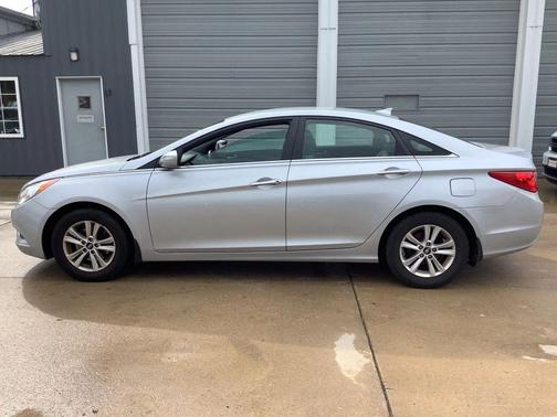 Radiant Silver 2013 Hyundai SONATA GLS