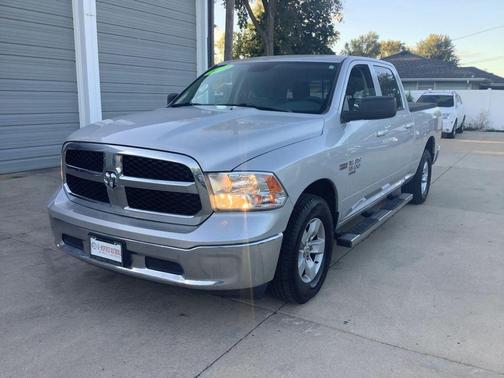 2019 RAM 1500 SLT