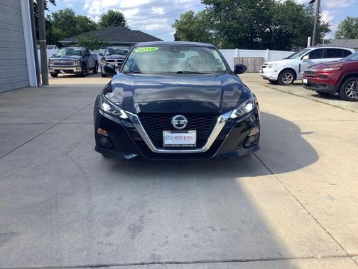 Super Black 2019 Nissan Altima 2.5 SL