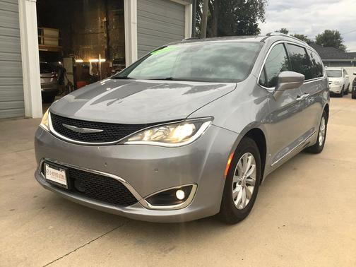 2018 Chrysler Pacifica Touring-L