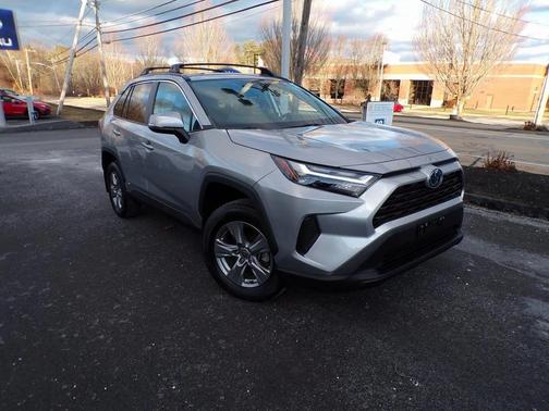 2022 Toyota RAV4 Hybrid XLE