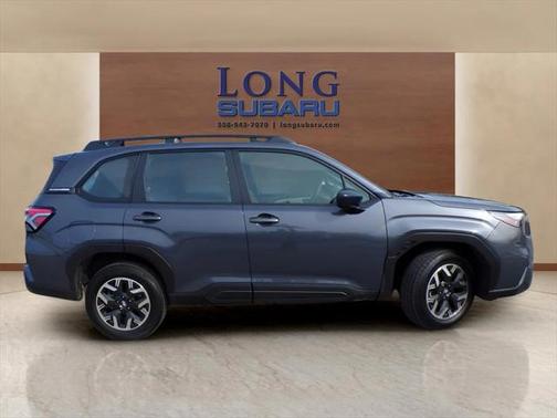 2025 Subaru Forester Base