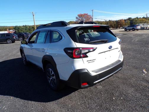2025 Subaru Outback Base