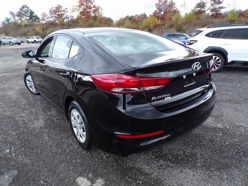2018 Hyundai ELANTRA SE