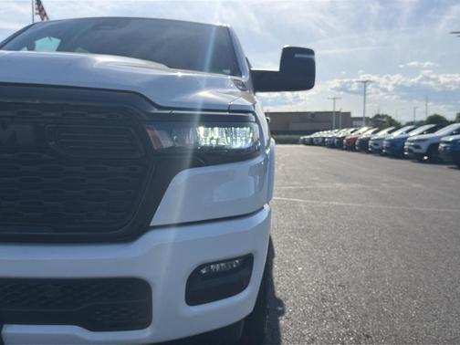Bright White Clearcoat 2026 RAM 1500 Big Horn