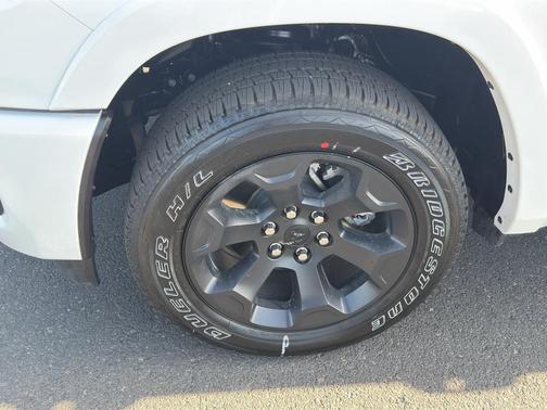 Bright White Clearcoat 2026 RAM 1500 Big Horn