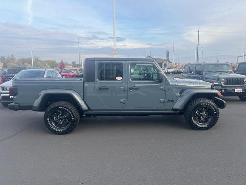 2025 Jeep Gladiator Sport