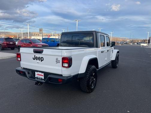2023 Jeep Gladiator Sport