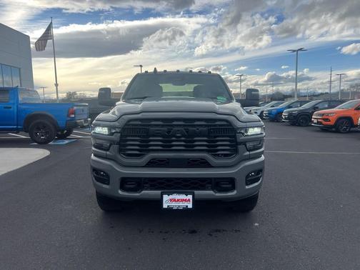 Ceramic Gray Clearcoat 2026 RAM 2500 Big Horn