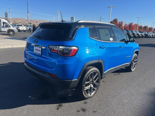 Hydro Blue Pearlcoat 2026 Jeep Compass Limited Altitude