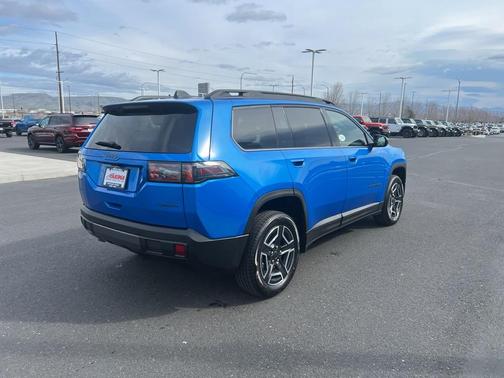 Hydro Blue Pearlcoat 2026 Jeep Cherokee LAREDO/LIMITED