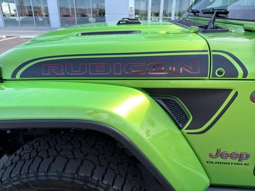 Mojito! Clearcoat 2026 Jeep Gladiator Shadow Ops