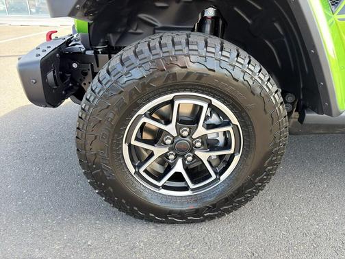 Mojito! Clearcoat 2026 Jeep Gladiator Shadow Ops