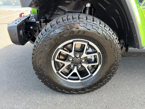 Mojito! Clearcoat 2026 Jeep Gladiator Shadow Ops