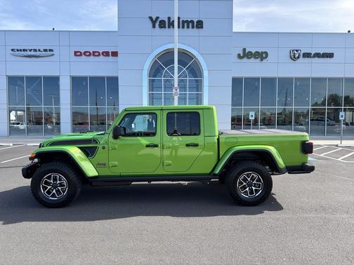 Mojito! Clearcoat 2026 Jeep Gladiator Shadow Ops