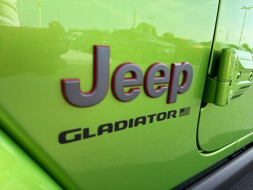 Mojito! Clearcoat 2026 Jeep Gladiator Shadow Ops