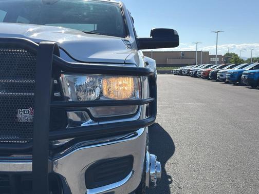 Bright White Clearcoat 2019 RAM 3500 Tradesman