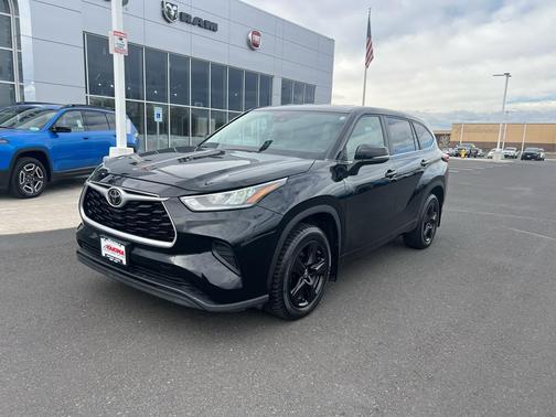 2023 Toyota Highlander LE