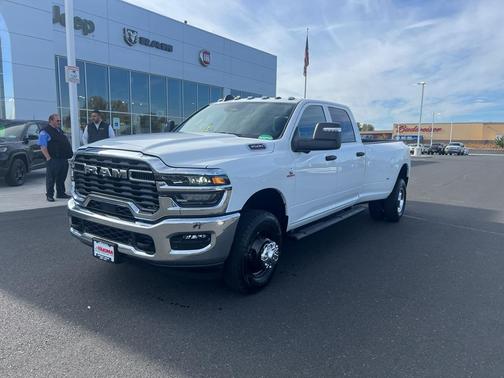 Bright White Clearcoat 2026 RAM 3500 Tradesman