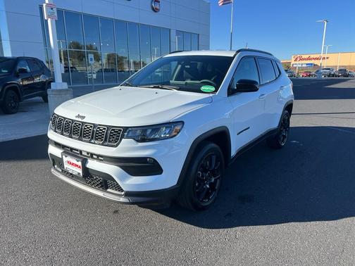 Bright White Clearcoat 2026 Jeep Compass Latitude