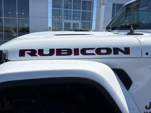 Bright White Clearcoat 2026 Jeep Gladiator Rubicon